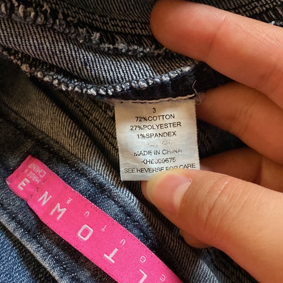 Tinseltown Jean Short - Picture 5 of 7